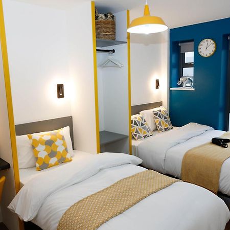 New Luxury Apartments In Central Location Next To Shops, Cafes, Bars & Metro London Exterior foto