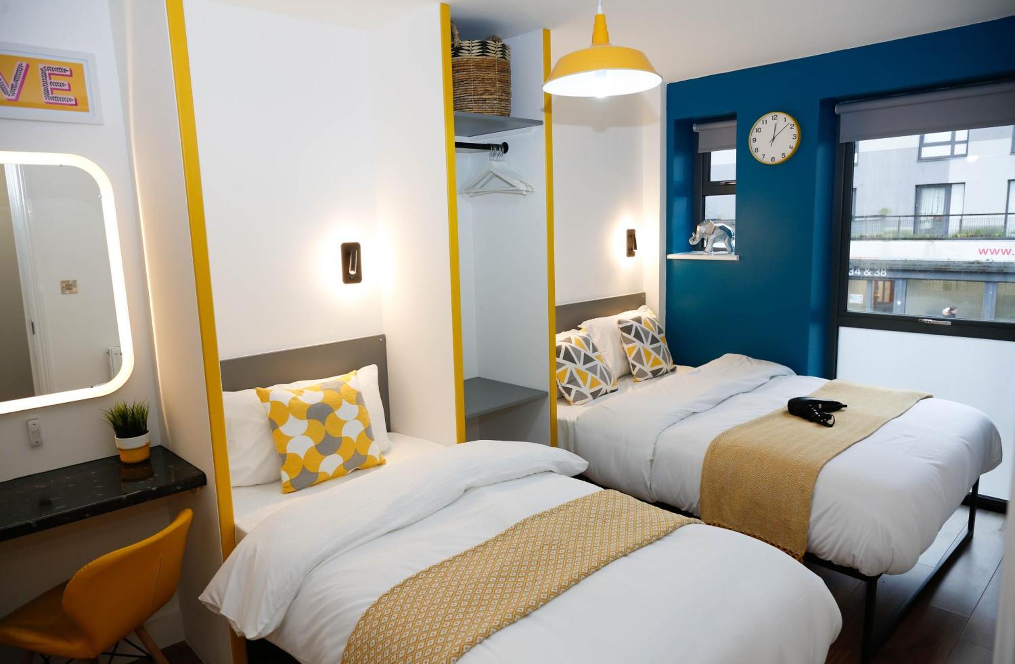 New Luxury Apartments In Central Location Next To Shops, Cafes, Bars & Metro London Exterior foto