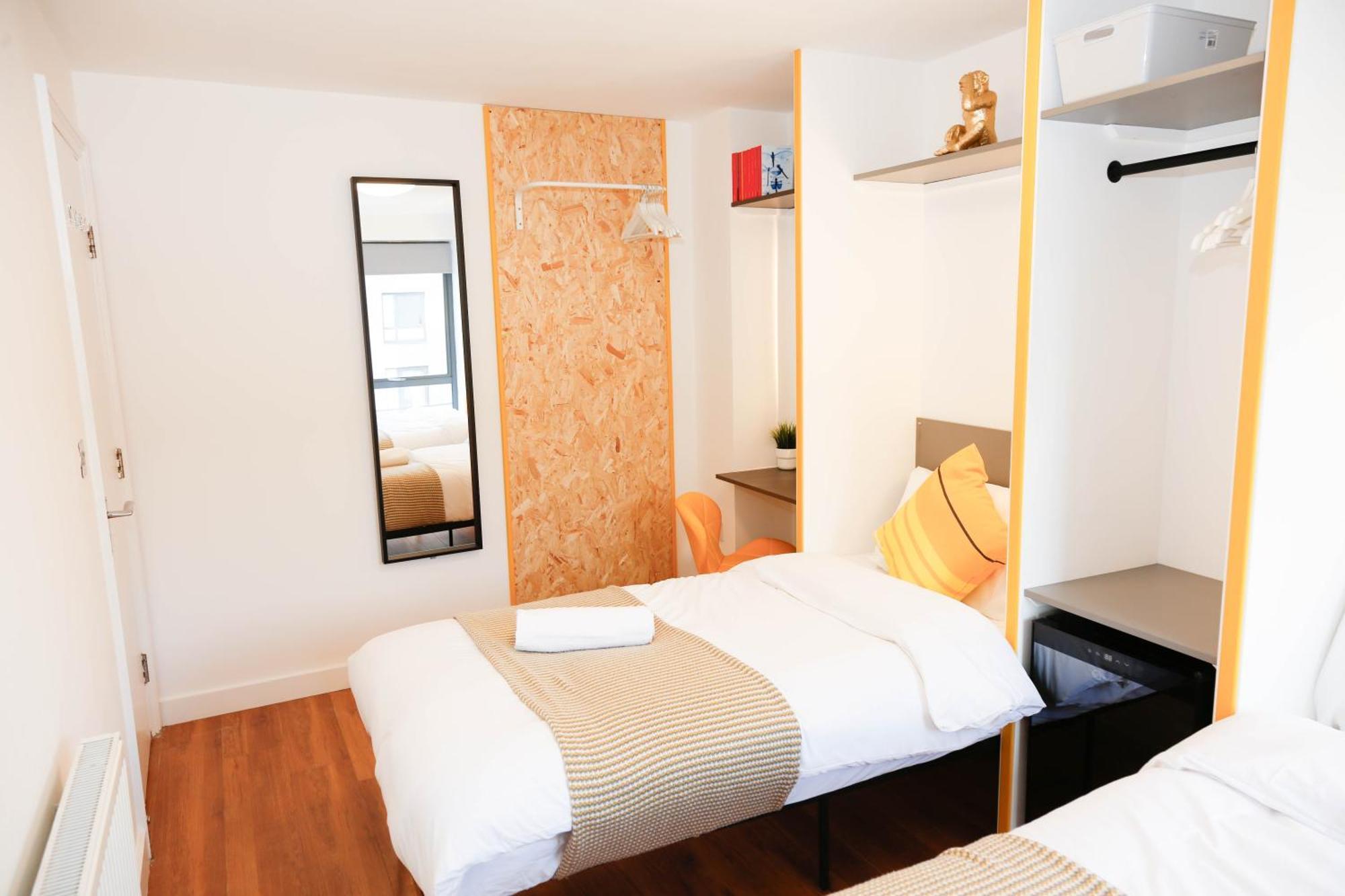 New Luxury Apartments In Central Location Next To Shops, Cafes, Bars & Metro London Exterior foto