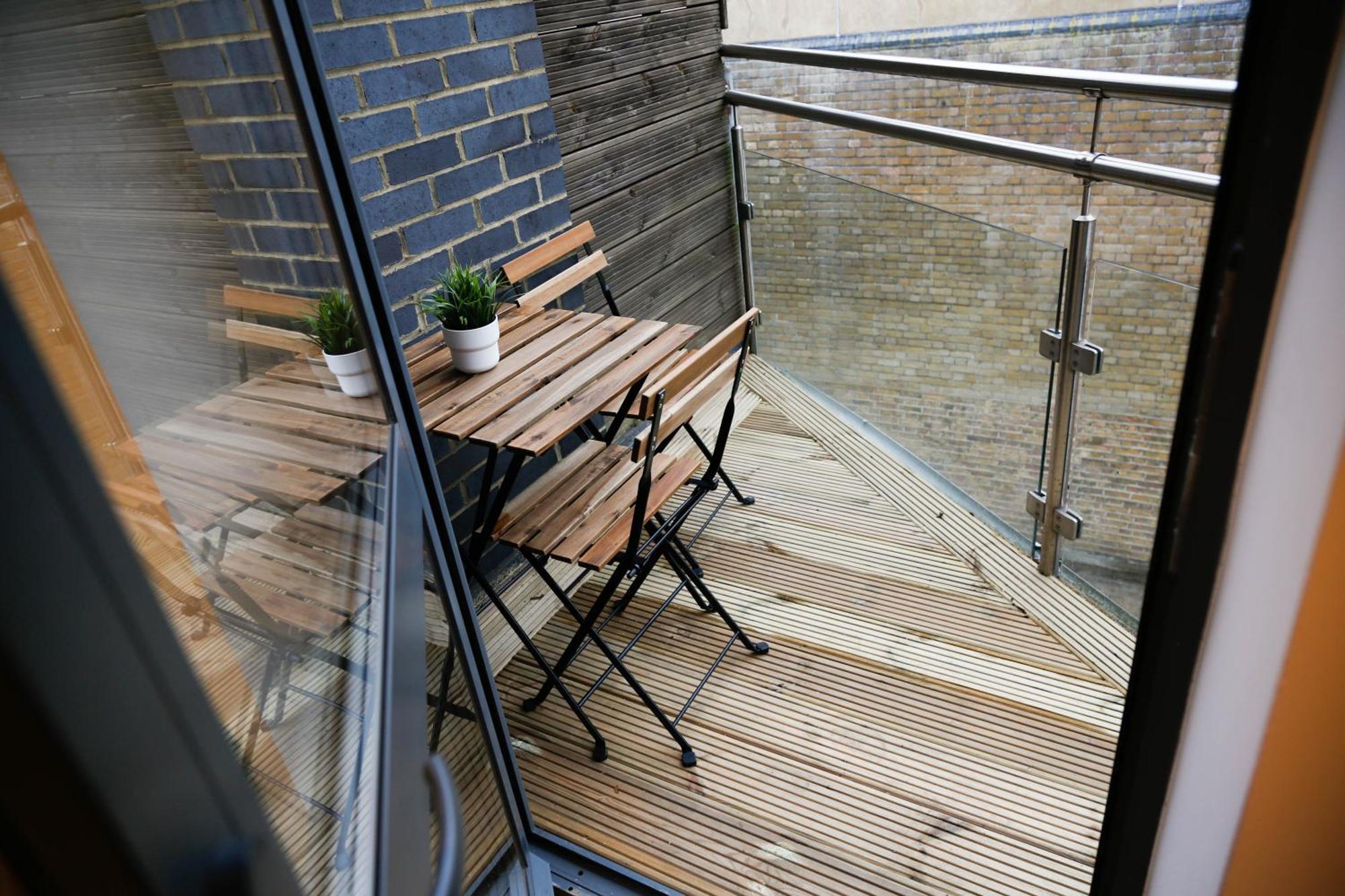 New Luxury Apartments In Central Location Next To Shops, Cafes, Bars & Metro London Exterior foto
