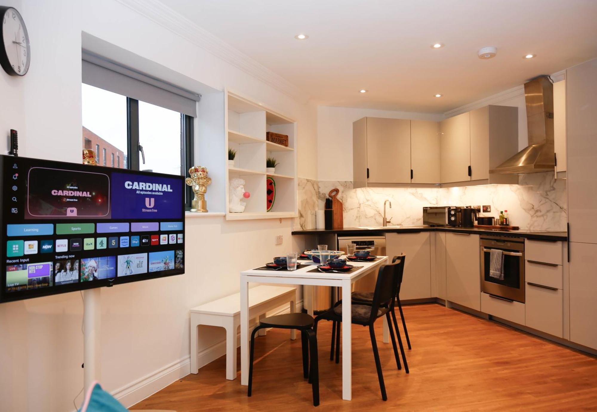New Luxury Apartments In Central Location Next To Shops, Cafes, Bars & Metro London Exterior foto