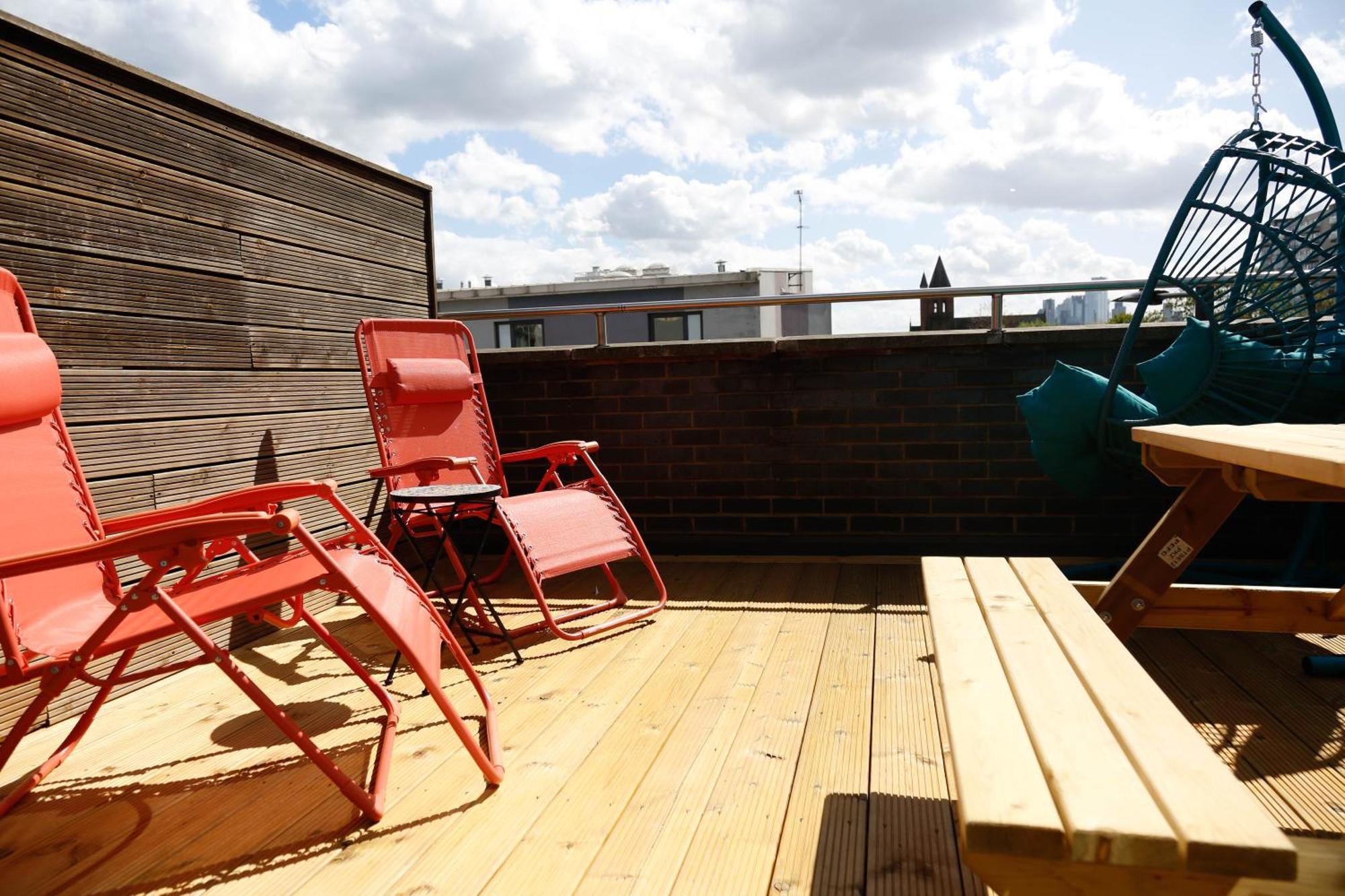 New Luxury Apartments In Central Location Next To Shops, Cafes, Bars & Metro London Exterior foto