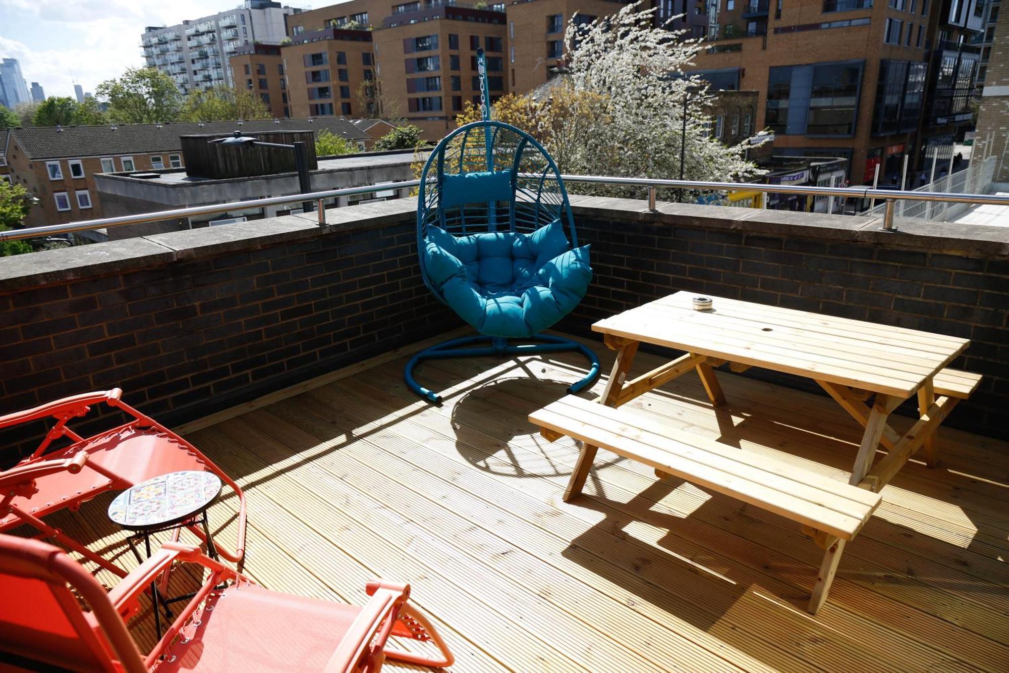 New Luxury Apartments In Central Location Next To Shops, Cafes, Bars & Metro London Exterior foto